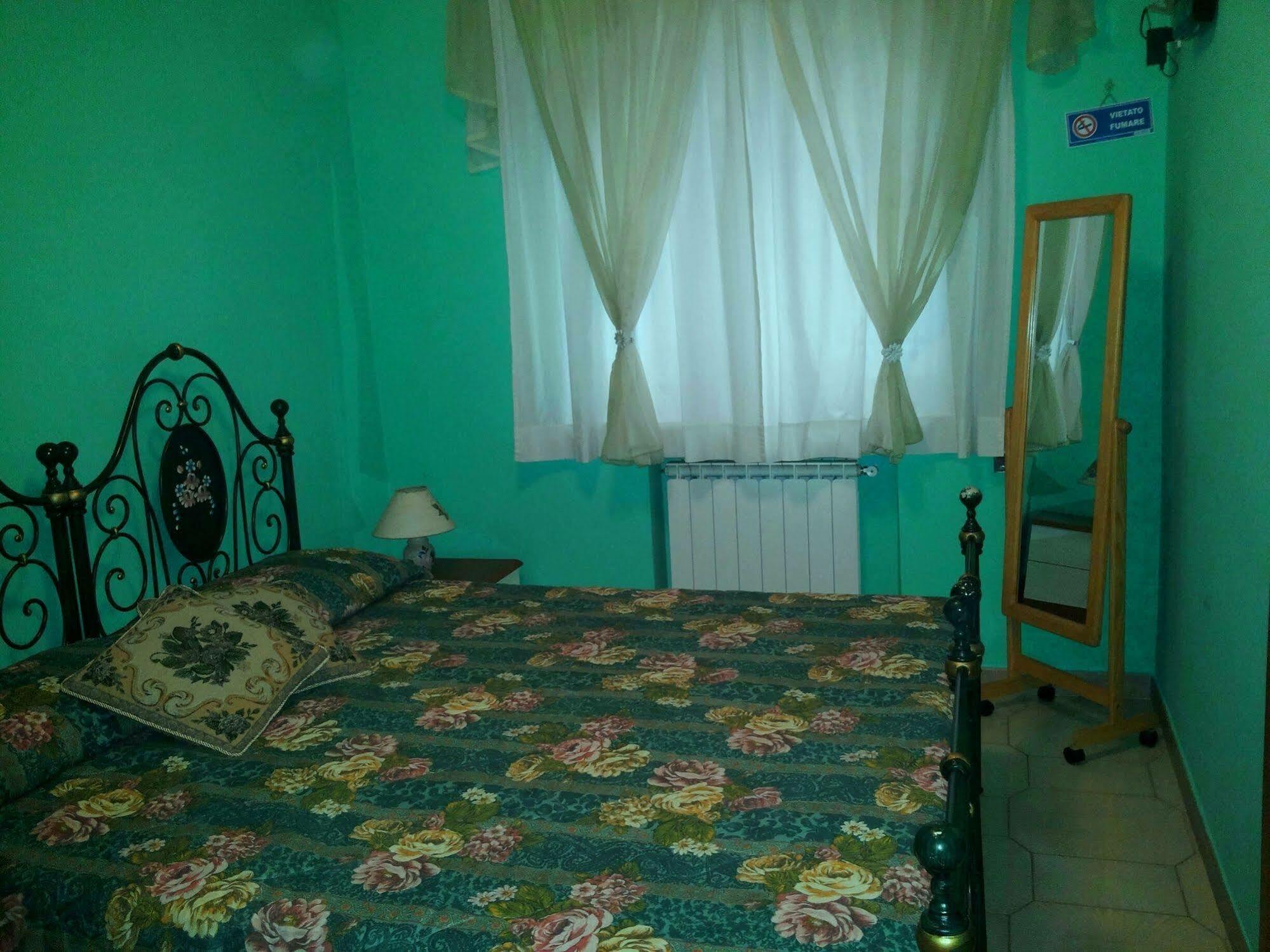 Bed And Breakfast Rosangela Таорміна Екстер'єр фото